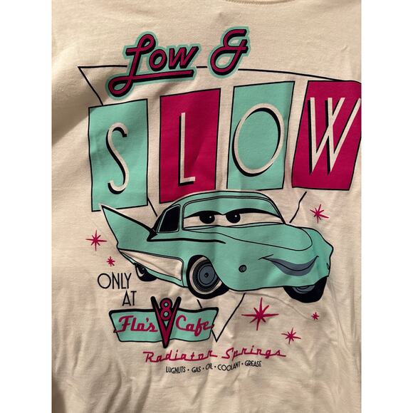 NWOT Disney Pixar Cars Low and Slow Flo’s V-8 Cafe Radiator Springs Tee M XL - Picture 2 of 3
